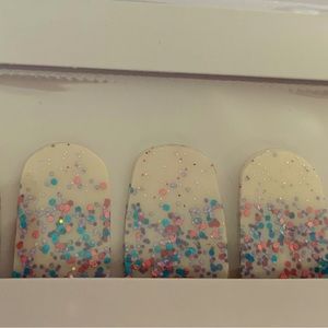 Color Street Glitter Dipped Nail Strips: Less Bitter, More Glitter